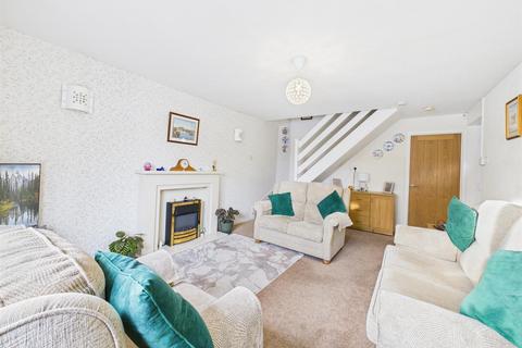 2 bedroom end of terrace house for sale, Greenways Walk, Bridlington