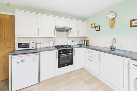 2 bedroom end of terrace house for sale, Greenways Walk, Bridlington