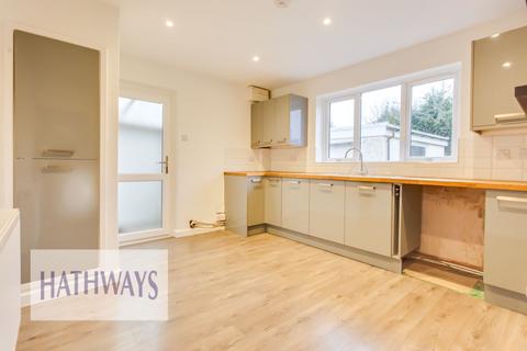 2 bedroom detached bungalow to rent, Cefn Close, Croesyceiliog, NP44