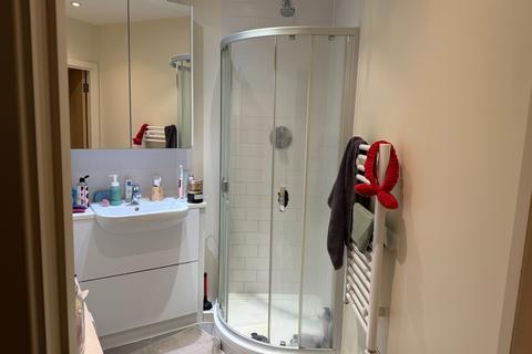 2 bedroom flat to rent, Station Road, Sidcup DA15
