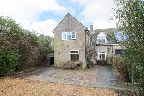 4 bedroom semi-detached house to rent, Old School Lane, Newmarket CB8
