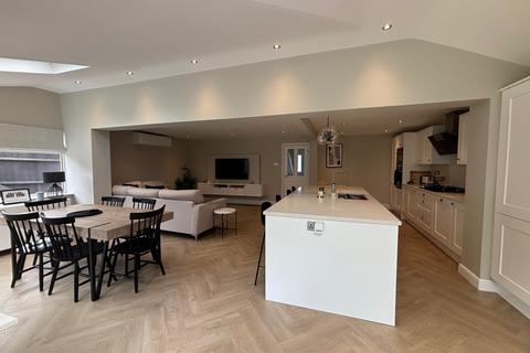 4 bedroom detached house for sale, Breezehill, Wootton Fields, NN4 6AG
