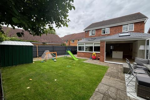4 bedroom detached house for sale, Breezehill, Wootton Fields, NN4 6AG