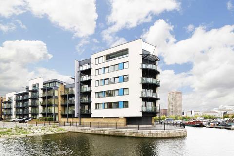 2 bedroom flat to rent, Boardwalk Place, London E14