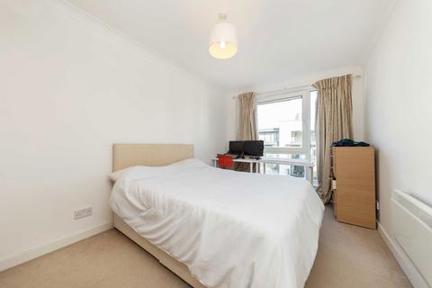 2 bedroom flat to rent, Boardwalk Place, London E14