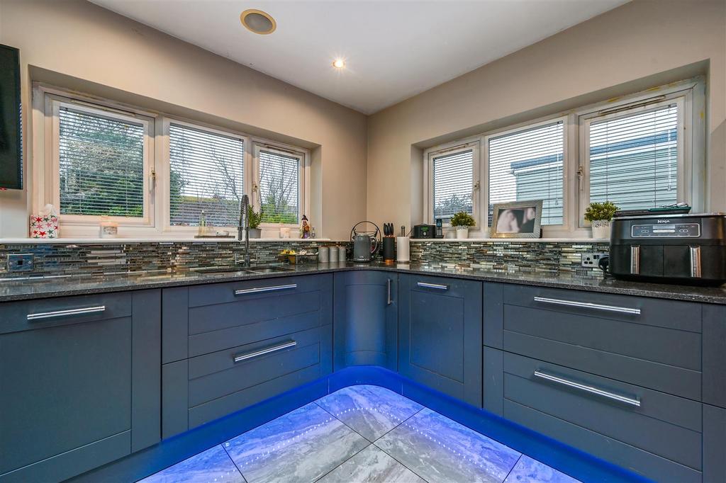 26 St Andrew road - Tn402er - photos (17).jpg
