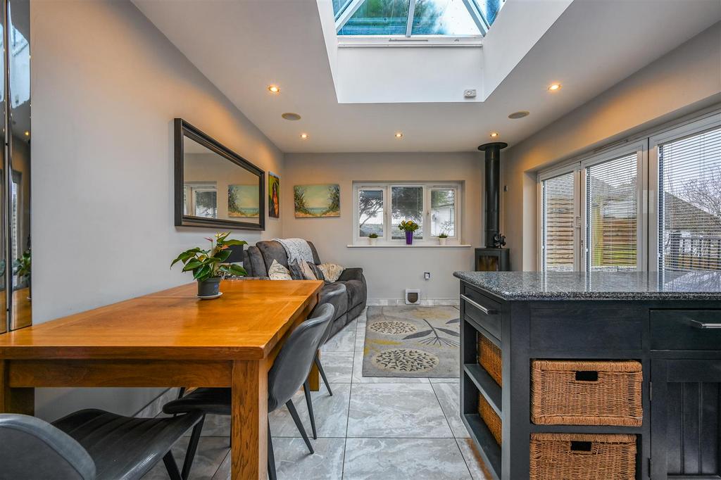 26 St Andrew road - Tn402er - photos (10).jpg