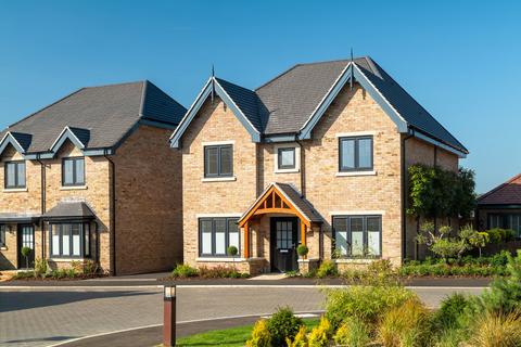 4 bedroom detached house for sale, Russell Road, Toddington, Dunstable , LU5