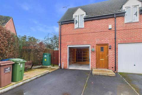 2 bedroom coach house to rent, Barton Close, Innsworth, Gloucester