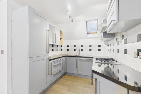 2 bedroom coach house to rent, Barton Close, Innsworth, Gloucester