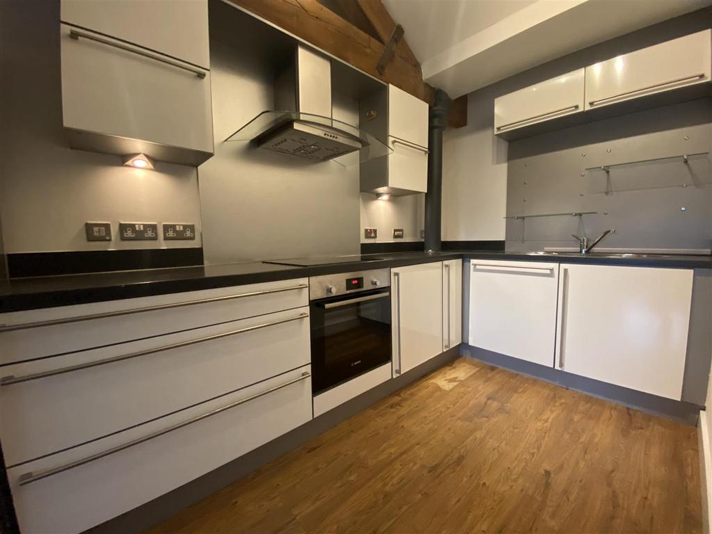 Kitchen (2).jpeg