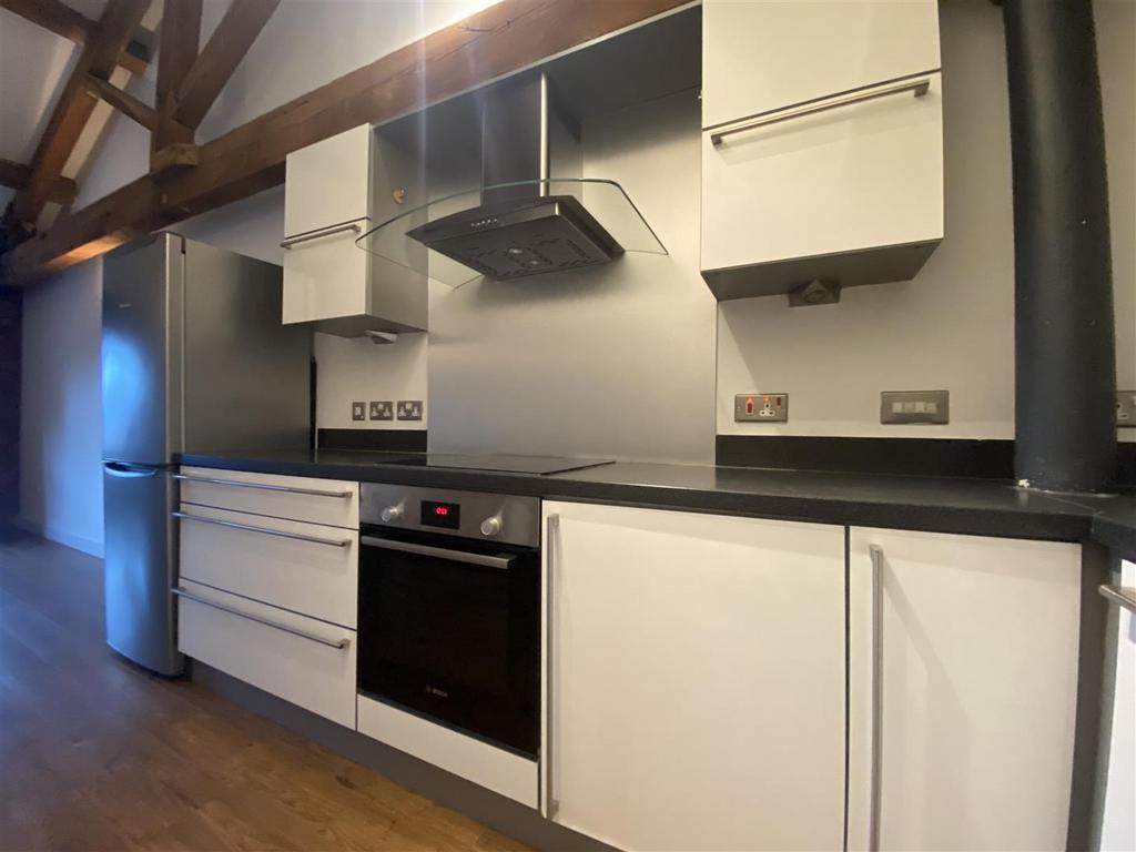 Kitchen (5).jpeg