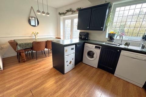4 bedroom semi-detached house for sale, Lloyd Avenue, Gatley, SK8 4BT
