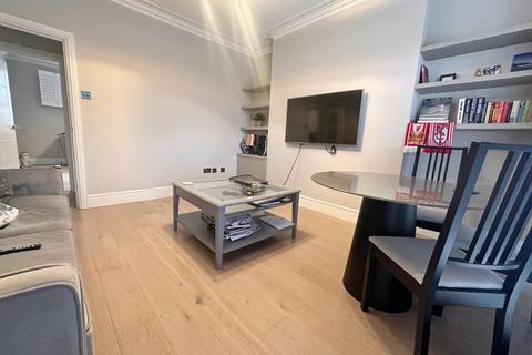 2 bedroom flat to rent, 11 The Common, W5