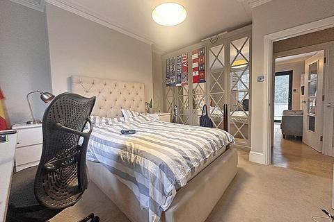 2 bedroom flat to rent, 11 The Common, W5