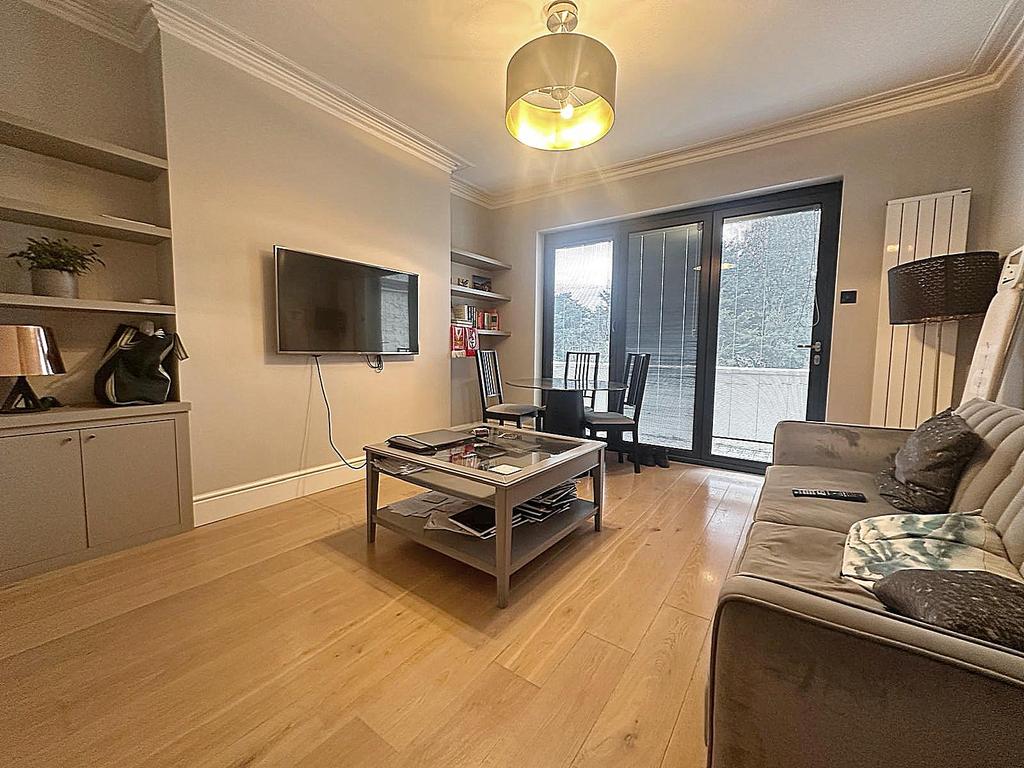 2 bedroom The Common
