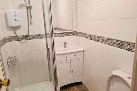 1 bedroom flat to rent, Heatherfield Court, Wilmslow, Cheshire
