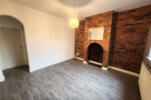 2 bedroom terraced house to rent, Bearmore Road, Cradley Heath B64