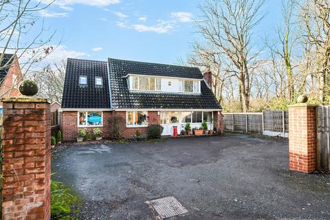 6 bedroom bungalow for sale, Segensworth Road, Titchfield Park, Hampshire, PO15