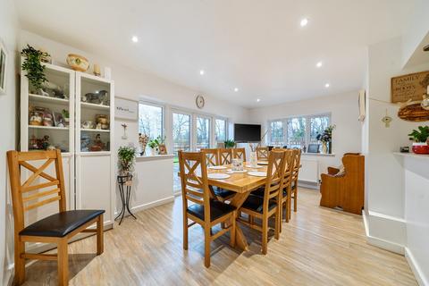 6 bedroom bungalow for sale, Segensworth Road, Titchfield Park, Hampshire, PO15