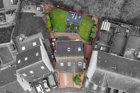 4 bedroom detached house for sale, The Courtyard, Fenay Bridge, Huddersfield, West Yorkshire, HD8