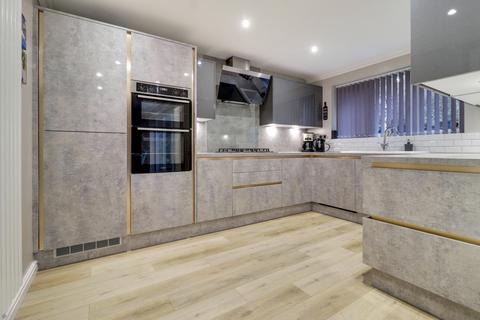 4 bedroom detached house for sale, The Courtyard, Fenay Bridge, Huddersfield, West Yorkshire, HD8