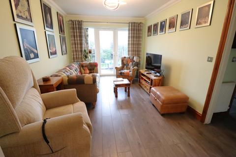 4 bedroom end of terrace house for sale, Marina Avenue, Rayleigh, SS6