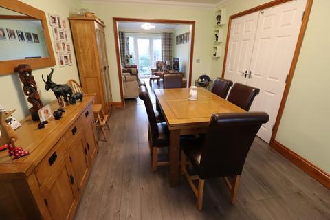 4 bedroom end of terrace house for sale, Marina Avenue, Rayleigh, SS6