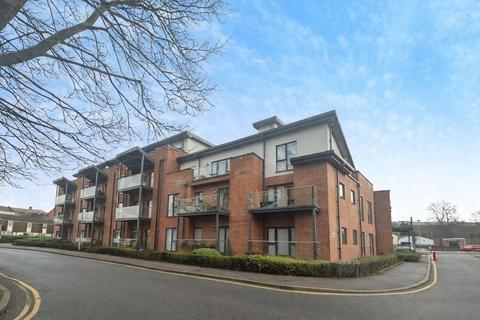 2 bedroom apartment to rent, Chantry Court, Lichfield, WS13 6FJ