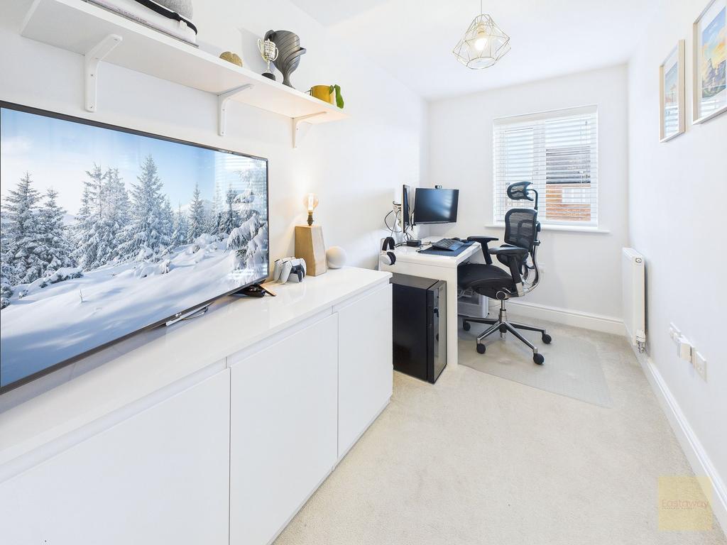 Bedroom 4 / Study