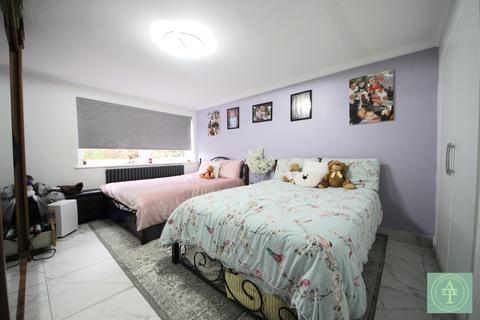 2 bedroom flat for sale, Village Road, Enfield, EN1