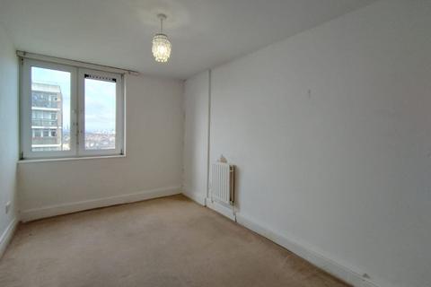 2 bedroom flat for sale, 182 Rye Hill Park, Peckham, London, SE15 3JT