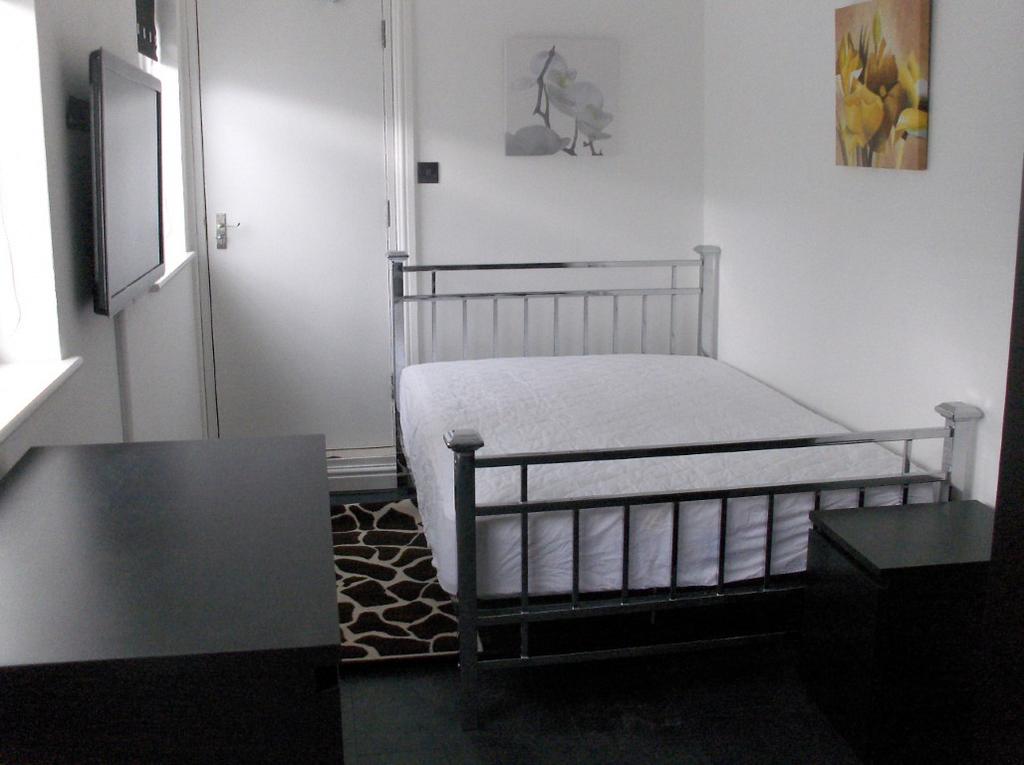 Room 6 - Bedroom 2  Medium  T202601091033.jpg