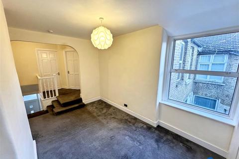 3 bedroom flat for sale, Carson Road, London