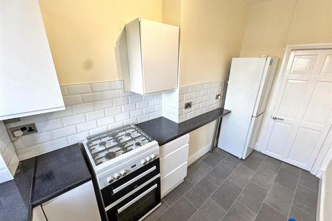 3 bedroom flat for sale, Carson Road, London