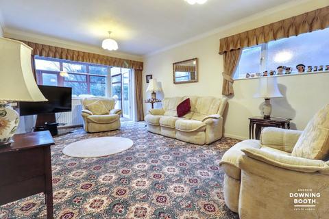 3 bedroom detached house for sale, Upper Way, Upper London, Rugeley, WS15 1QA - No Upward Chain