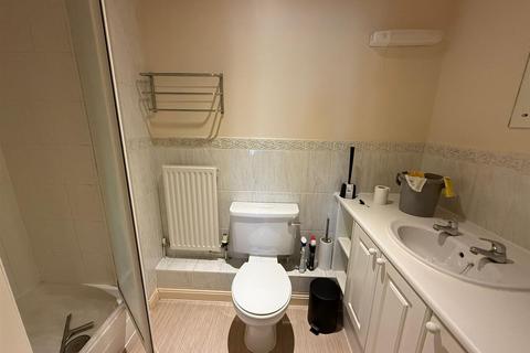 2 bedroom flat to rent, Venneit Close, Roger Dudman Way, Oxford