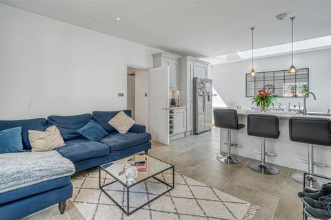 3 bedroom house for sale, Barnes High Street, Barnes. London, SW13