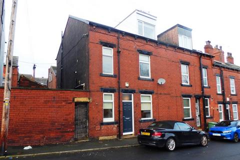 2 bedroom end of terrace house to rent, Oban Street, Leeds LS12