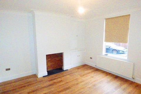2 bedroom end of terrace house to rent, Oban Street, Leeds LS12