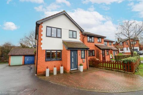 undefined, Hunnels Close, Fleet GU52