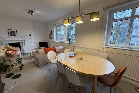 3 bedroom flat to rent, Priory Road, London