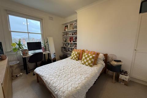 3 bedroom flat to rent, Priory Road, London