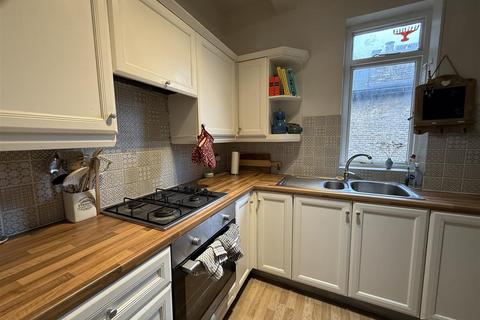 3 bedroom flat to rent, Priory Road, London