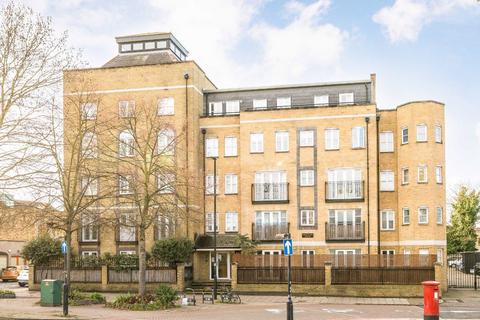 3 bedroom flat to rent, Stockwell Green, London SW9