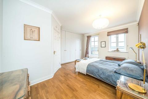 3 bedroom flat to rent, Stockwell Green, London SW9