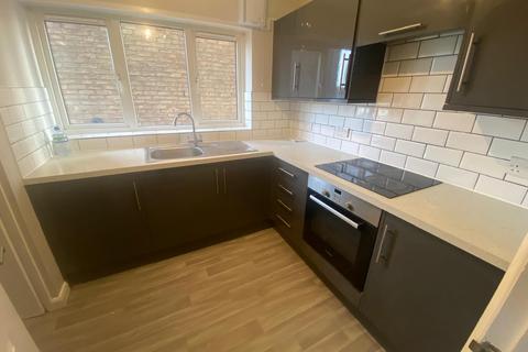 2 bedroom flat to rent, 1217 London Road, Leigh On Sea SS9