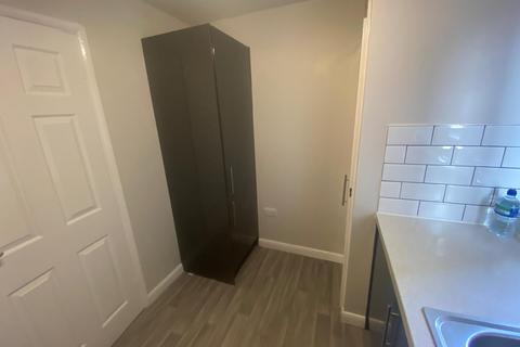 2 bedroom flat to rent, 1217 London Road, Leigh On Sea SS9