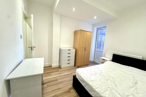 House share to rent, Elspeth Rd, London  HA0