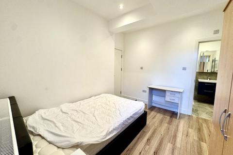 House share to rent, Elspeth Rd, London  HA0
